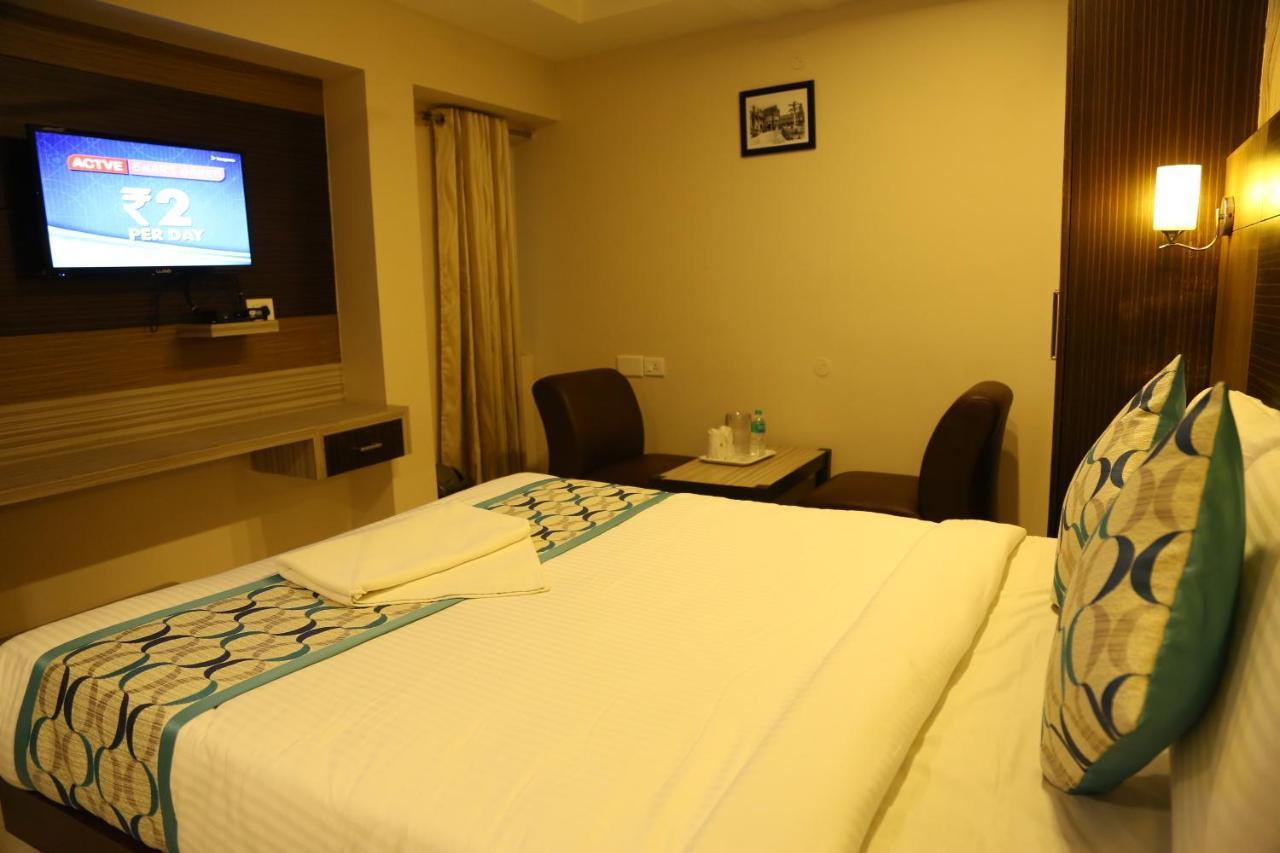 Santhi Bhavan 3*